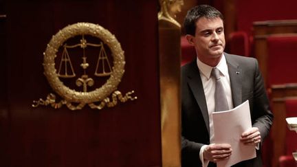 &nbsp; (Manuel Valls avant de monter à la tribune pour répondre aux présidents de groupe de l'Assemblée © Maxppp)
