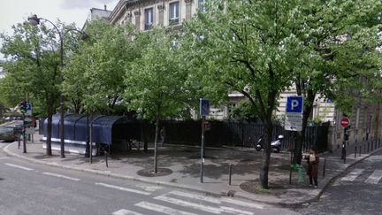 L'incendie du&nbsp;restaurant de la bo&icirc;te de nuit L'Arc,&nbsp;situ&eacute; non loin de l'arc de Triomphe dans le 16e arrondissement, s'est d&eacute;clar&eacute; jeudi 21 f&eacute;vrier 2012. (GOOGLE STREET VIEW / FRANCETV INFO)