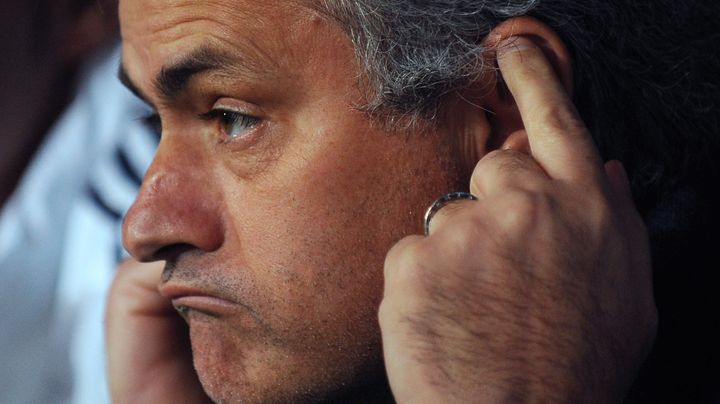 L'entra&icirc;neur du Real Madrid, Jos&eacute; Mourinho, lors d'une conf&eacute;rence de presse pr&eacute;c&eacute;dant le match Malaga-Real, le 22 d&eacute;cembre 2012 &agrave; Malaga (Espagne).&nbsp; (JORGE GUERRERO / AFP)