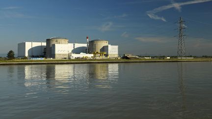 La centrale nucléaire de Fessenheim (Haut-Rhin),&nbsp;le 13 octobre 2015. (JEAN ISENMANN / ONLY FRANCE / AFP)