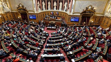 Les sénateurs siègent à Paris, le 22 septembre 2021. (DANIEL PIER / NURPHOTO / AFP)