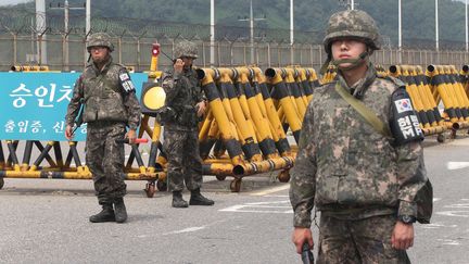  (L'armée sud-coréenne est sur le qui-vive à la frontière avec la Corée du Nord © Sipa Press)