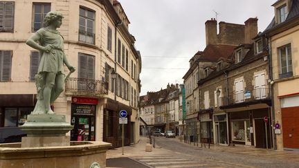 Avallon, dans l'Yonne, se prépare au reconfinement le 29 octobre 2020 (ALICE KACHANER / FRANCEINFO / RADIO FRANCE)