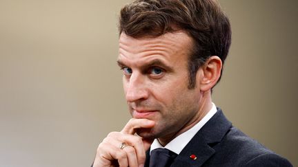 Le président de la République, Emmanuel Macron, à Paris, le 20 janvier 2022. (CHRISTIAN HARTMANN / POOL / AFP)