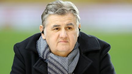 Pierre Ménès, le consultant football de Canal+, lors du match de Ligue 1 Monaco-Bordeaux, le 2 mars 2018 au stade de Monaco.&nbsp; (VALERY HACHE / AFP)