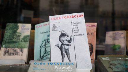 Livres de l'auteur&nbsp;Olga Tokarczu dans une librairie polonaise le 10 septembre 2019 (BEATA ZAWRZEL / NURPHOTO)