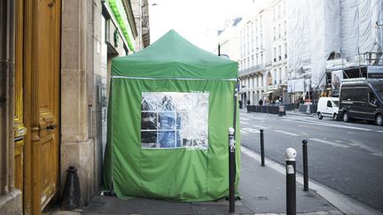 Une tente de tests au Covid-19 à Paris, le 18 janvier 2022.&nbsp; (FIORA GARENZI / HANS LUCAS / AFP)