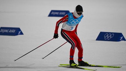 Le Norvégien Jarl Magnus Riiber s'est trompé de piste, mardi 15 février, lors du combiné nordique sur grand tremplin. (PIERRE-PHILIPPE MARCOU / AFP)