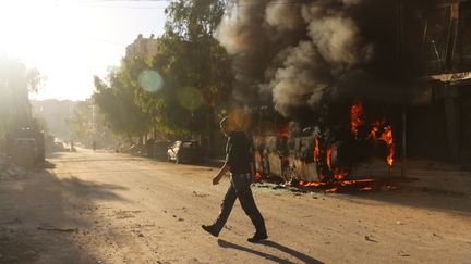 Le quartier rebelle&nbsp;à Alep, bombardé le 25 septembre 2016 (AMEER ALHALBI / AFP)