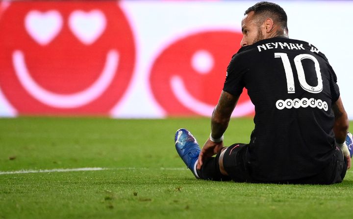 Neymar en difficulté face à Montpellier, le 25 septembre dernier.&nbsp; (FRANCK FIFE / AFP)