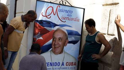 &nbsp; (Cuba se prépare à recevoir le pape François © REUTERS/Carlos Garcia Rawlins)