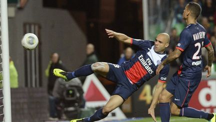 Alex et Van der Wiel, lors du 2e but de Saint-Etienne