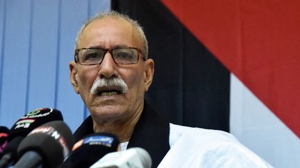 Brahim Ghali, secrétaire général du Polisario et président de la République démocratique arabe sahraouie autoproclamée, le 19 octobre 2017 au camp de réfugiés sahraouis de Rabouni, à 20 km au sud de la ville algérienne de Tindouf. (RYAD KRAMDI / AFP)