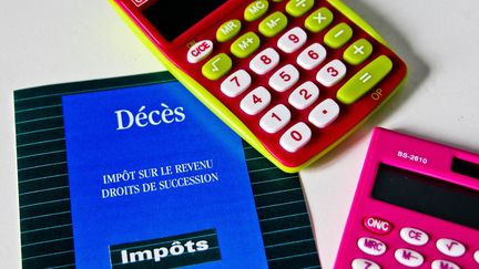 Une notice d'explication&nbsp;du ministère du Budget français sur les droits de succession, en 2018. (GILE MICHEL/SIPA)