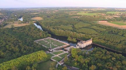Parmi les châteaux de la Loire, il y a le célèbre Clos&nbsp;Lucé&nbsp;à Amboise, dernière demeure de Léonard de Vinci.&nbsp;Et la région recèle bien d'autres trésors. (FRANCE 2)