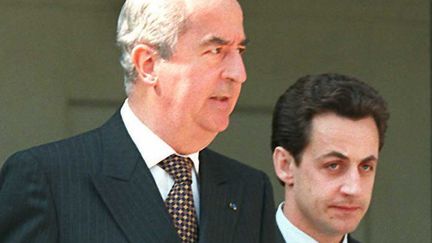 Edouard Balladur et Nicolas Sarkozy, &agrave; l'Elys&eacute;e, le 3 mai 1995. (PIERRE VERDY / AFP)