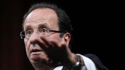 Fran&ccedil;ois Hollande lors d'un d&eacute;bat &agrave; Nantes, le 19 janvier 2012 &agrave; Nantes. (PATRICK KOVARIK / AFP)