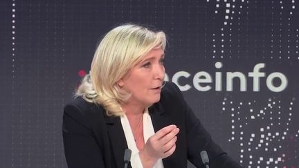 Marine Le Pen, candidate du Rassemblement national, invitée des matins présidentiels de franceinfo le 15 novembre 2021. (FRANCEINFO / RADIO FRANCE)