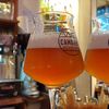 Des bières de la Brasserie Cambier servies dans un bar à Lille, La Boulangerie. (BENJAMIN ILLY / FRANCEINFO)