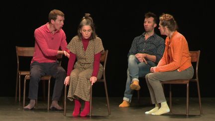 Nicolas Chaigneau, Claire Laureau, Julien Athonady et Marie Rual, les quatre danseurs interprètes de "Les Galets au Tilleul sont plus petits qu’au Havre". (FRANCE 3 NORMANDIE)