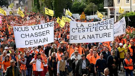 Plus de 8 000 chasseurs se sont réunis à Redon samedi 18 septembre. (MARC OLLIVIER / MAXPPP)