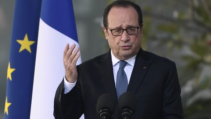 François Hollande face à la communauté française, à Abou Dhabi, le 3 décembre 2016. (STEPHANE DE SAKUTIN / AFP)