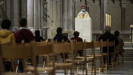 Emmanuel Gobilliard, évêque de Digne, Riez et Sisteron, célèbre une messe à Lyon (Rhône), le 23 mai 2020. (MAXIME JEGAT / MAXPPP)