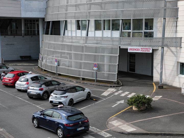 The entrance to the maternity hospital in Nevers (Nièvre), April 20, 2022. (FLORENCE MOREL / FRANCEINFO)