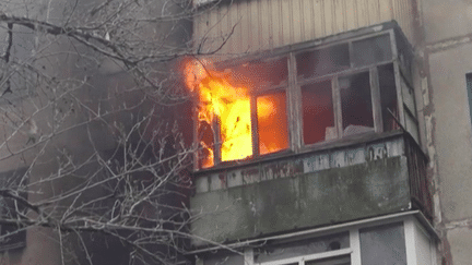 Les forces russes ont visé plusieurs immeubles à Sloviansk, en Ukraine, vendredi 14 avril. Une dizaine de personnes ont été tuées. (France 3)