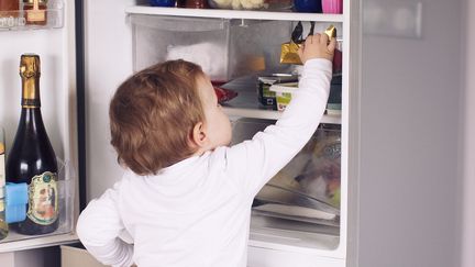 L'enfant s'était levé discrètement pour boire un verre de lait. (Photo d'illustration) (MAXPPP)