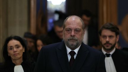 Le ministre de la Justice, Eric Dupond-Moretti, après l'annonce de sa relaxe par la Cour de justice de la République, au palais de justice de Paris, le 29 novembre 2023. (ALAIN JOCARD / AFP)