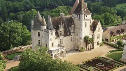 En Dordogne, à Castelnaud-la-Chapelle, le château des Milandes attire de nombreux visiteurs. Il a appartenu à l’artiste Joséphine Baker, qui va prochainement entrer au Panthéon.
 (CAPTURE ECRAN FRANCE 2)