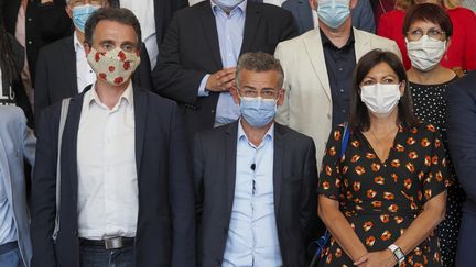 Le maire de Grenoble Eric Piolle, celui de Tours, Emmanuel Denis, et la maire de Paris Anne Hidalgo rassemblés ce mardi pour discuter de la "social-écologie" (GUILLAUME SOUVANT / AFP)