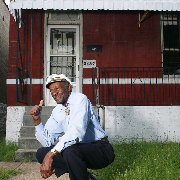 Chuck Berry davant sa maison natale à St.Louis (Missouri) le 1er aout 2008
 (Dawn Majors/AP/SIPA)