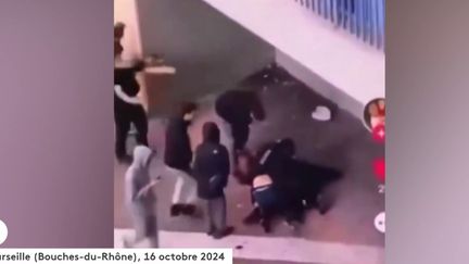 À Marseille (Bouches-du-Rhône), des policiers se sont fait rouer de coups dans les quartiers nord, alors qu'ils procédaient à l'interpellation d'un dealer pris en flagrant délit.