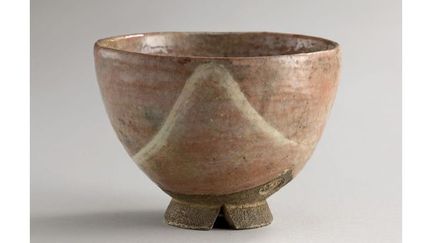 Ryônyû (1756–1838), Raku rouge,Japon, XIX° siècle
	 
 (Musée Guimet, Paris, Dist. RMN-Grand Palais / Benjamin Soligny / Raphaël Chipault)