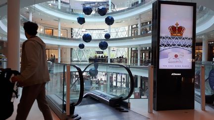 L'intérieur d'un centre commercial dans le 15e arrondissement de Paris.&nbsp; (STÉPHANIE BERLU / FRANCE-INFO)