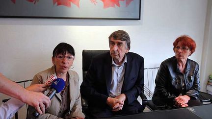 &nbsp; (Point presse de l'avocat Me Etienne Nicolau, avec à gauche Marie-Josée Garcia, mère de Tatiana Andujar et Conception Gonzales, mère de Marie-Hélène Gonzalez © MaxPPP)