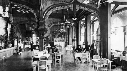 Restaurant de la Tour en 1889. (TOUR EIFFEL)