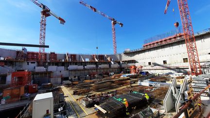 L'intérieur de la future Arena de la porte de la Chapelle, où après les Jeux, s'intallera le Paris Basket Club. (FABRICE RIGOBERT / RADIO FRANCE)