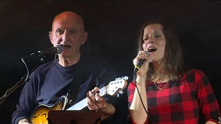 Dan Ar Braz et Clarisse Lavanant en concert pour le lancement de leur nouvel album 
 (Capture d&#039;image France3/Culturebox)