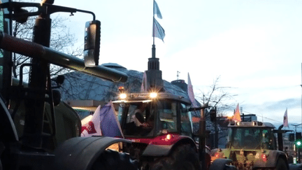 Salon de l'agriculture : à Paris, les agriculteurs mettent la pression à la veille de l'ouverture