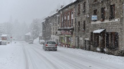 La neige tombe à Saint-Etienne (Loire), le 29 octobre 2018. (MAXPPP)