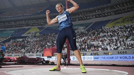 L'athlète française Mélina Robert-Michon, lors des qualifications du lancer de disque, aux Championnats du monde d'athlétisme, à Doha (Qatar), le 2 octobre 2019. (STEPHANE KEMPINAIRE / KMSP)