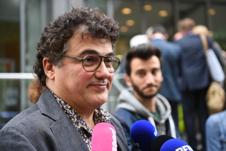 Patrick Pelloux répond aux journalistes après une rencontre avec la ministre de la Santé Agnès Buzyn, le 9 septembre 2019, à Paris. (ERIC FEFERBERG / AFP)