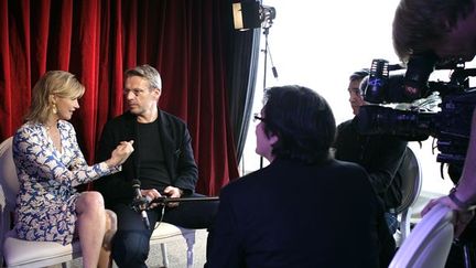 Coulisses de l&#039;interview d&#039;Anne Consigny et Lambert Wilson pour France 2
 (Bernard Brun / France Télévisions)