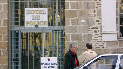 Le commissariat de police de Dinan e, 2001 (VALERY HACHE / AFP)