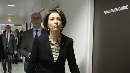 La ministre de la Sant&eacute;, Marisol Touraine, le 5 janvier 2014, &agrave; l'h&ocirc;pital de Chamb&eacute;ry (Savoie). (PHILIPPE DESMAZES / AFP)