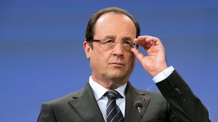 Fran&ccedil;ois Hollande apr&egrave;s sa r&eacute;union avec la Commission europ&eacute;enne, le 15 mai 2013 &agrave; Bruxelles (Belgique). (BERTRAND LANGLOIS / AFP)