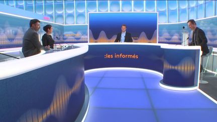 Autour de Marc Fauvelle et Renaud Dely, les informés débattent de l'actualité du&nbsp;lundi 14&nbsp;novembre 2022. (FRANCEINFO / RADIOFRANCE)